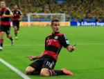 Kỷ lục gia Miroslav Klose CHÍNH THỨC treo giày