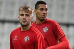 Mourinho đày đọa Smalling và Shaw