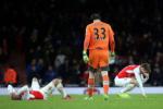 Arsenal 1-2 Swansea: Hãy trách kỷ, đừng trách nhân!