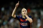 Iniesta lên tiếng về tuyến giữa chật chội của Barcelona