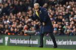 Chỉ hoà Tottenham, HLV Wenger vẫn lập kỷ lục châu Âu