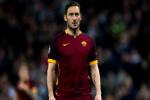 "Hoàng tử" Totti CHÍNH THỨC ở lại AS Roma thêm 1 năm