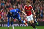 Đội hình tiêu biểu vòng 32 Premier League: Gọi tên Blind, Pato