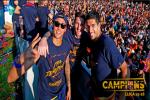 CLB Barcelona diễu hành tưng bừng mừng chức vô địch La Liga 2015/2016