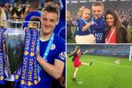 Jamie Vardy khoe ảnh ăn ngủ cùng huy chương và vợ con khiến fan đốn tim