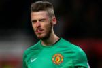 NHM nổi giận khi Smalling đá bay danh hiệu Găng tay vàng của De Gea