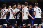 Hòa Chelsea, cầu thủ Tottenham lao vào tẩn nhau với đối thủ