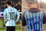 Cậu bé mặc áo Messi bằng túi ni lông bị đe dọa tống tiền