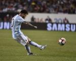 Messi: Để vô địch Copa, Argentina cần giữ sự tập trung