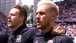 Các cầu thủ xứ Wales hát quốc ca trước trận đấu với Anh