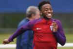 HLV Roy Hodgson vẫn sẽ trao cơ hội cho Sterling