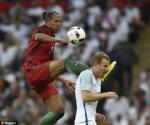 Harry Kane suýt mất Euro 2016 vì cú kung-fu của đối thủ