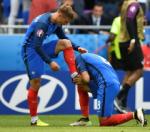 Những nụ hôn nóng bỏng mùa EURO 2016