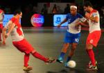 Ronaldinho, Ryan Giggs "quẩy" ra sao ở ngày khai mạc giải Futsal Ấn Độ