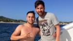 Fan cuồng ngụp lặn cả cây số trên biển chỉ để gặp thần tượng Messi