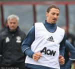 Hình ảnh Ibrahimovic trong buổi tập luyện đầu tiên cùng M.U