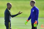 Pep quyết tâm đẩy Joe Hart khỏi Etihad