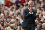 Mới tới Man City, Pep Guardiola đã lo về tương lai