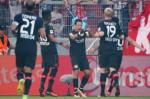 Mainz 2-3 Leverkusen: Hattrick của Chicharito