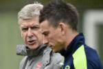 Koscielny nghi ngờ khả năng của HLV Wenger