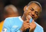 Tiền đạo Robinho bị cấm đến Chelsea vì chuyện ... bán áo