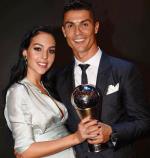 Ngôi sao Ronaldo tiết lộ tên con gái sắp chào đời