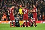 Mới trở lại, sao Liverpool đã tiếp tục dính chấn thương