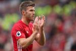 Mourinho ra quyết định về tương lai của Carrick