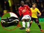 Lukaku tịt ngòi vì không được... tài trợ giày?