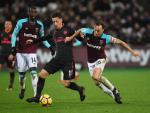 West Ham 0-0 Arsenal: Bộ tứ vệ lợi bất cập hại