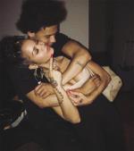 Sao trẻ Man City tình tứ với người yêu