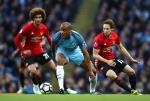 Kompany bóng gió chê Man Utd nhát như thỏ đế
