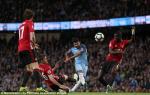 Nếu derby Manchester diễn ra ở một hệ quy chiếu khác...
