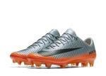 Ronaldo hợp tác với Nike ra mắt mẫu giày gợi nhớ thời gian ở M.U
