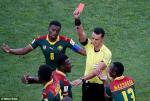 Xài cả VAR, trọng tài vẫn ... đuổi nhầm người ở trận Đức 3-1 Cameroon