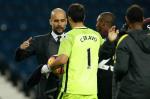 CĐV Man City muốn Pep Guardiola bán Claudio Bravo