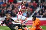 Dư âm Stoke 1-0 Arsenal: Đến lúc bỏ sơ đồ 3 hậu vệ?