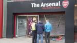 Cửa hàng bán đồ của Arsenal bị trộm viếng thăm