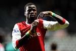 Emmanuel Eboue: Bi kịch không của riêng ai