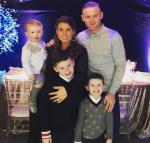 Vợ tiền đạo Rooney lo lắng cho tương lai