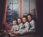 Vợ chồng tiền đạo Rooney đưa 4 con trai về quê chụp ảnh Giáng sinh