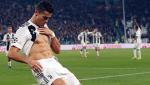 Ronaldo vạch áo ăn mừng đầy phấn khích sau khi sút tung lưới M.U