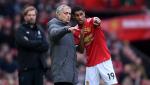 Mourinho sớm rút Rashford ra sân vì áp lực... trên TV