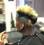 Tiền vệ Pogba nhuộm tóc xanh để 'quên sầu' ở MU