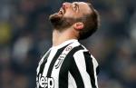 Hé lộ nguyên nhân Higuain phải “bán xới” khỏi Real