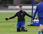 Thủ môn Courtois khiến Chelsea ngồi trên đống lửa