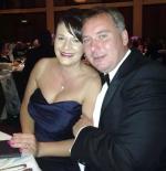 Ông chủ Sunderland bỏ gia đình để theo vũ công múa cột