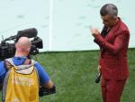 Robbie Williams lý giải về scandal giơ ngón giữa tại lễ khai mạc World Cup 2018