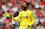 Lý do Liverpool sử dụng túi bóng bầu dục cho Alisson?