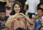 "Người yêu tin đồn" xinh tươi cổ vũ tiền đạo Văn Đức trận U23 Việt Nam 1-1 U23 Uzbekistan